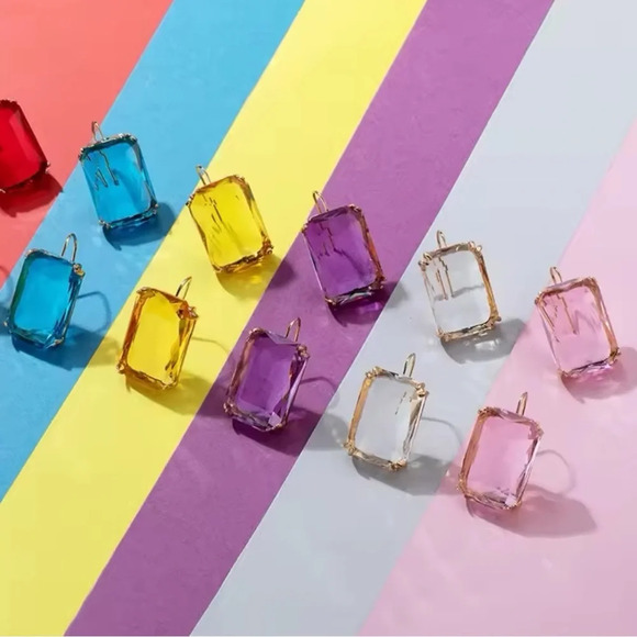 Vintage Red Crystal Earrings - Picture 7 of 10